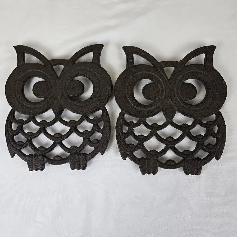 Pair of Cast Iron Owl Trivets Vintage Metal Hot Pots Dishes Kitchen Dining Decor